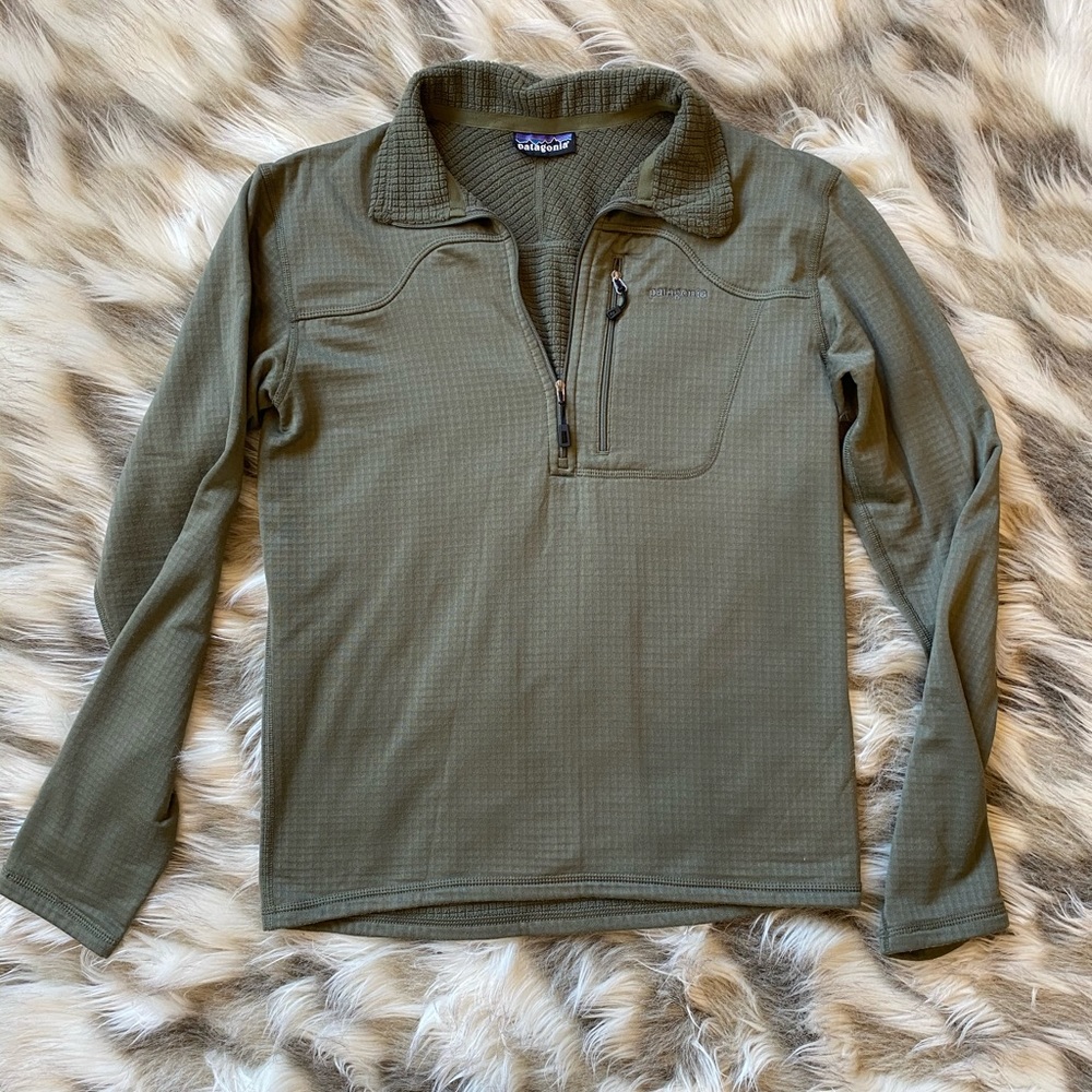 Patagonia olive 1/2 zip pullover- Medium